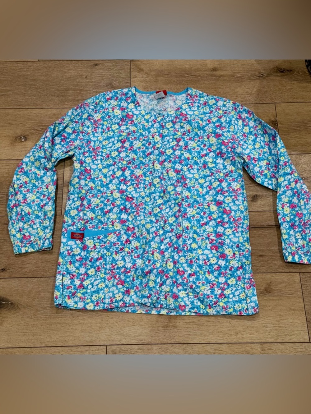 Dickies Blue and Pink Floral Women’s Scrub Jacket size Small